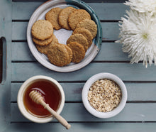Load image into Gallery viewer, ISLAND BAKERY OAT CRUMBLES
