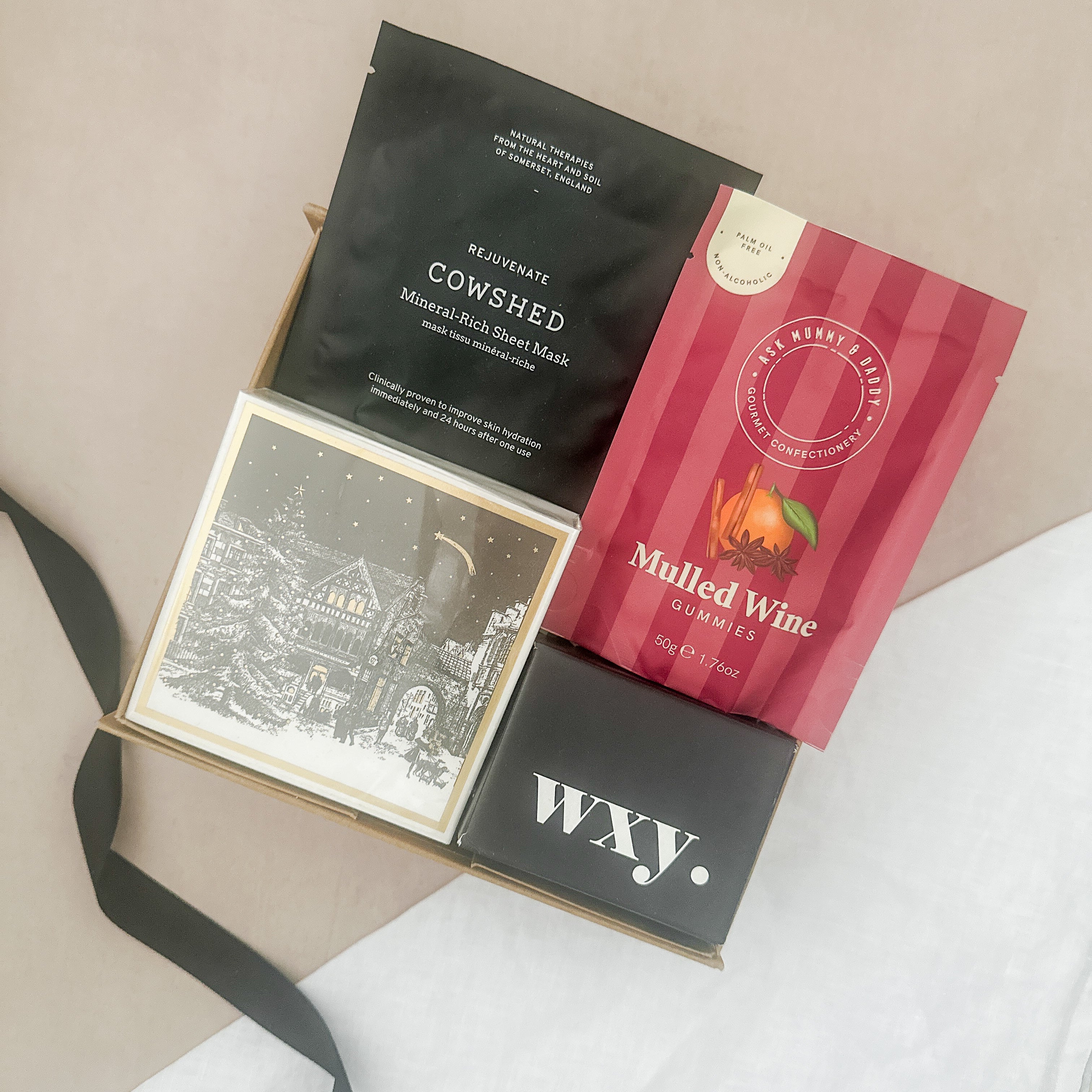 NIGHT SKIES GIFT BOX