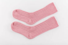 Load image into Gallery viewer, PAIRS PINK LAMBSWOOL BED SOCKS

