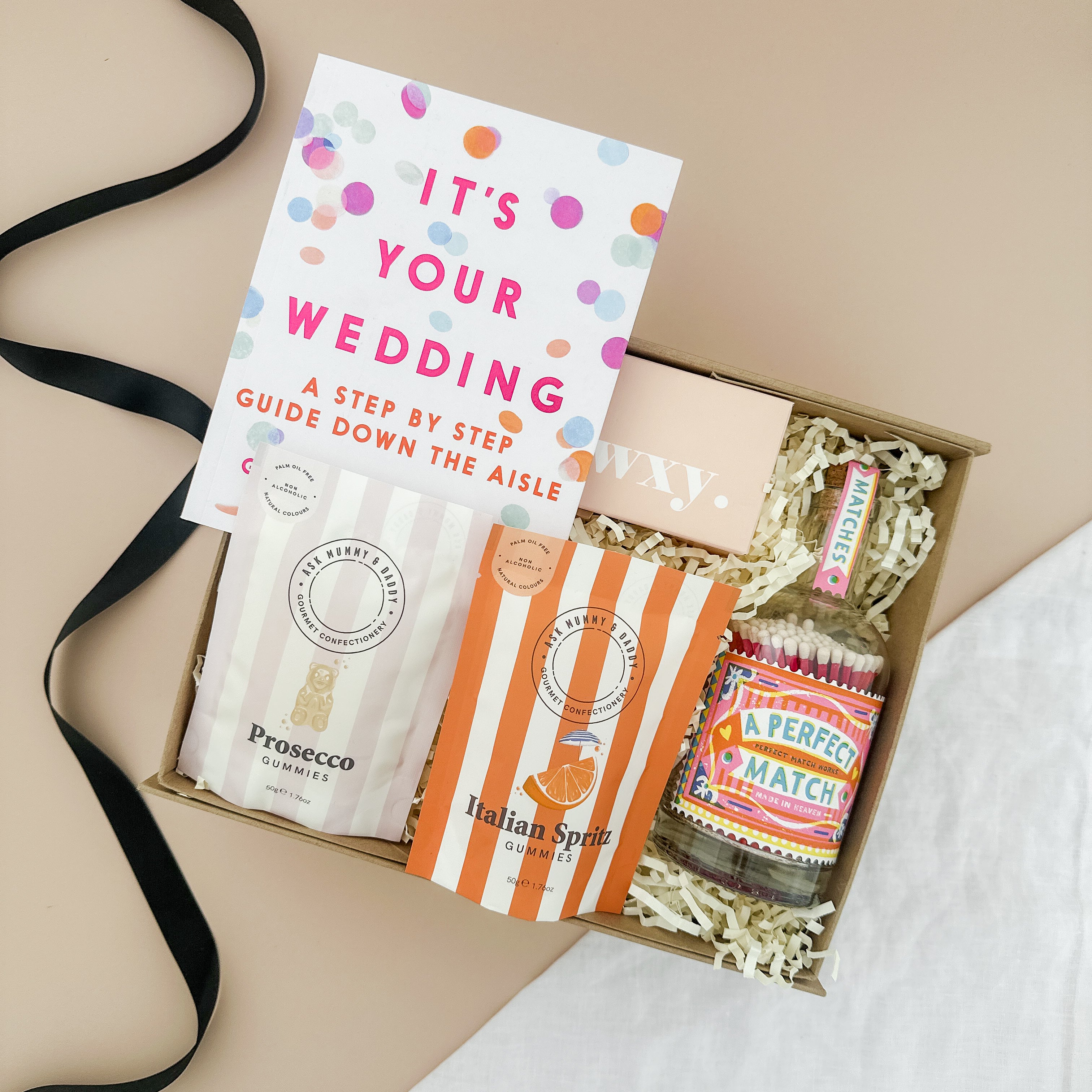 Wedding planning box | Beachweddingtips.com Wedding planning box | Beachweddingtips.com