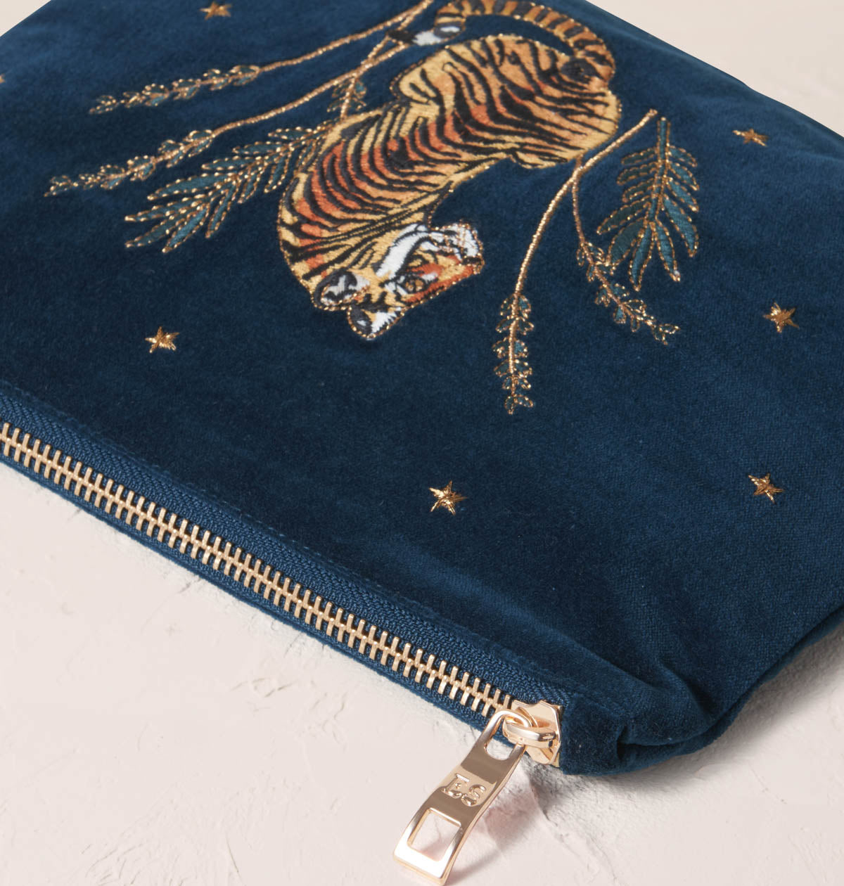 ELIZABETH SCARLETT TIGER CONSERVATION VELVET MINI POUCH