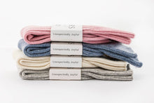 Load image into Gallery viewer, PAIRS PINK LAMBSWOOL BED SOCKS
